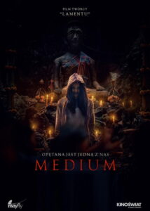 Medium (2021) – plakat filmu
